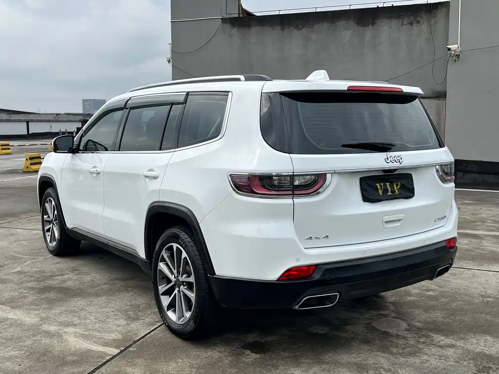 Jeep Grand Commander — фото 10
