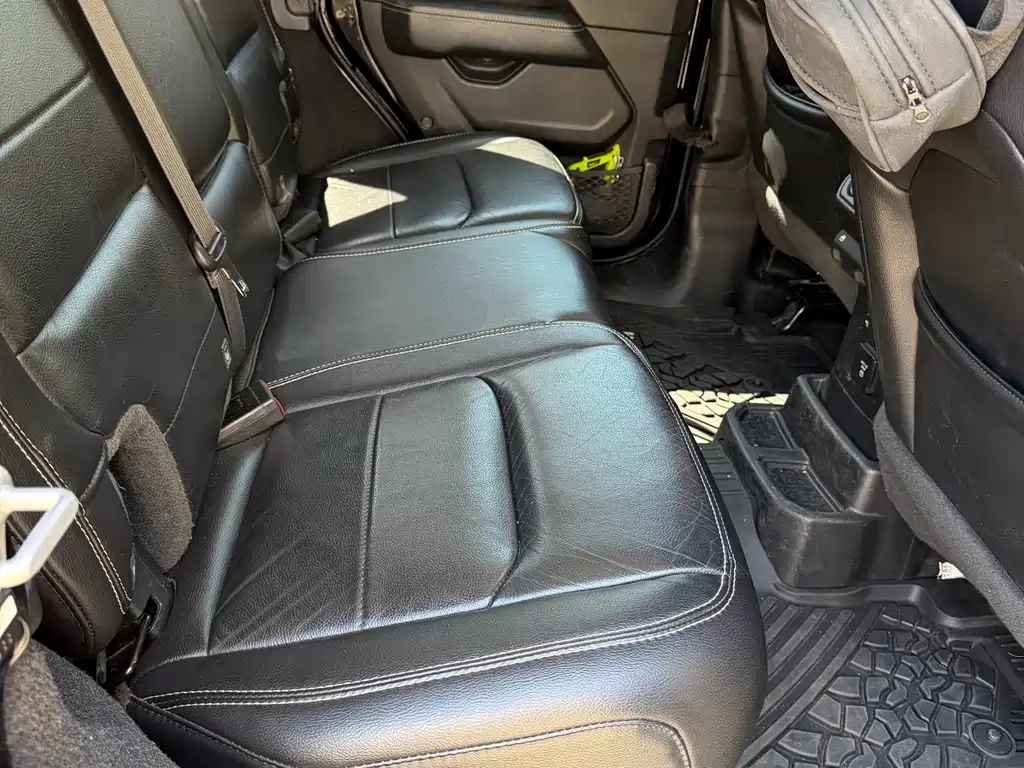 Jeep Wrangler — фото 10
