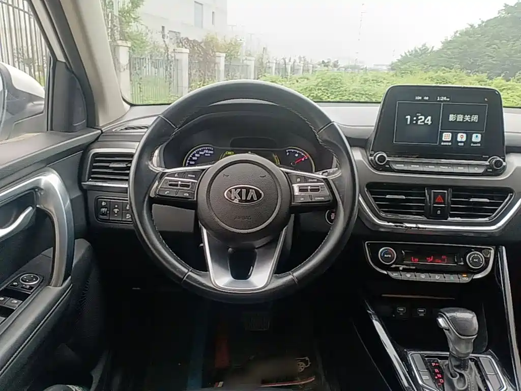 Kia Sportage — фото 11