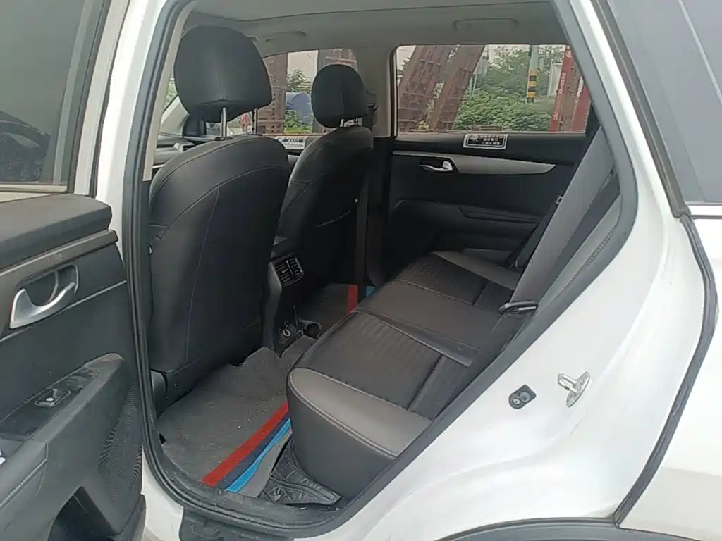 Kia Sportage — фото 17