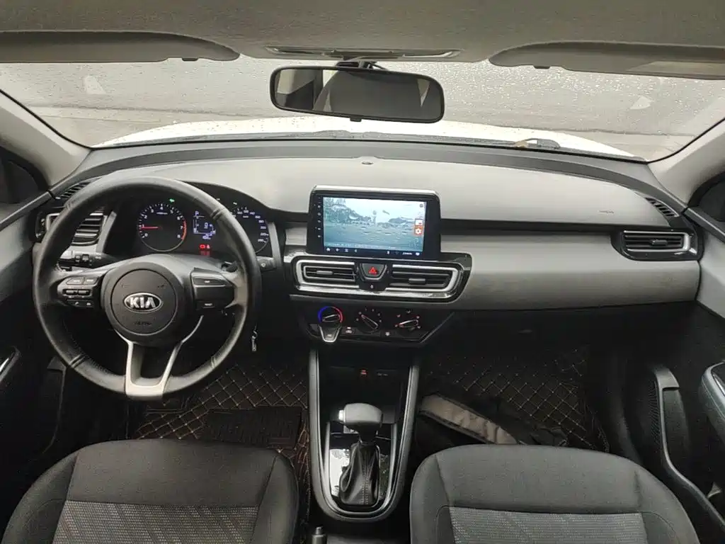 Kia Forte — фото 10