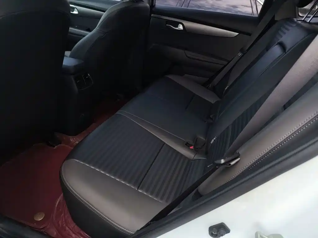 Kia Sportage — фото 17