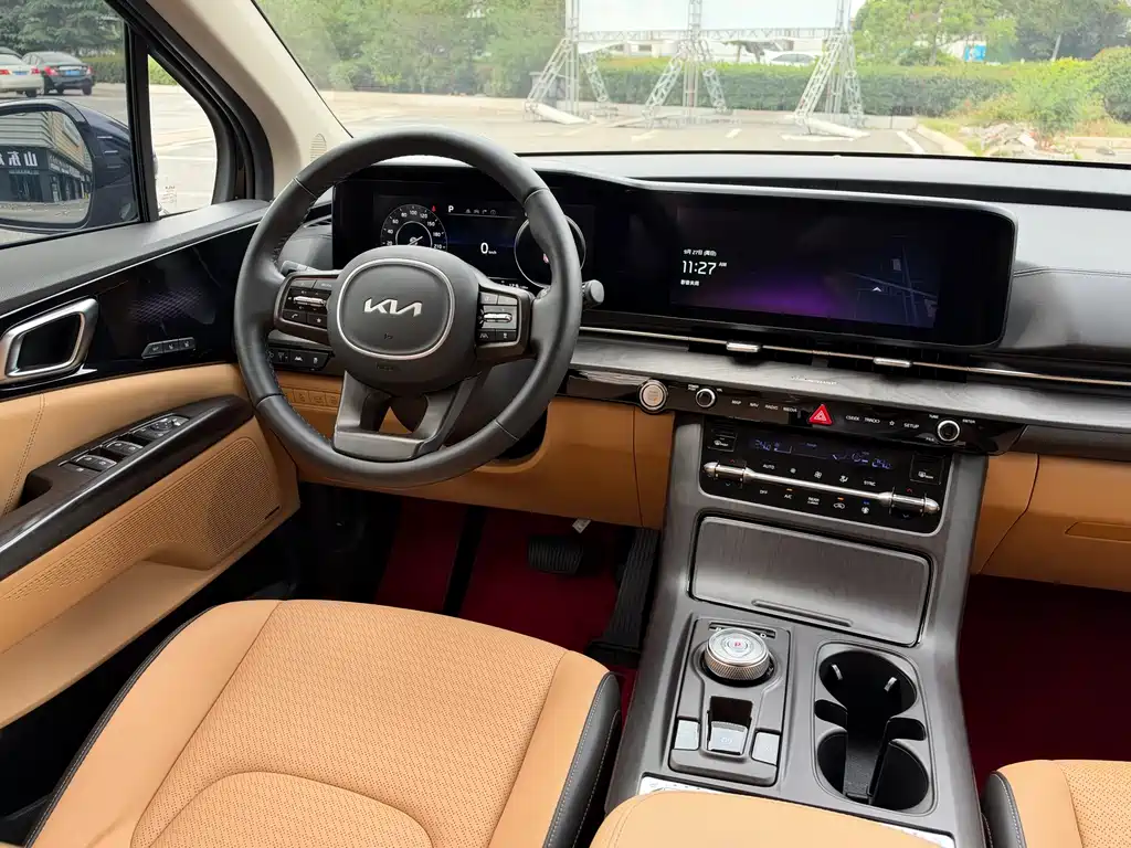 Kia Carnival — фото 11