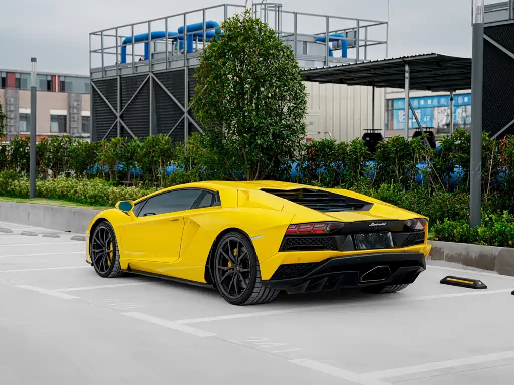 Lamborghini Aventador — фото 2