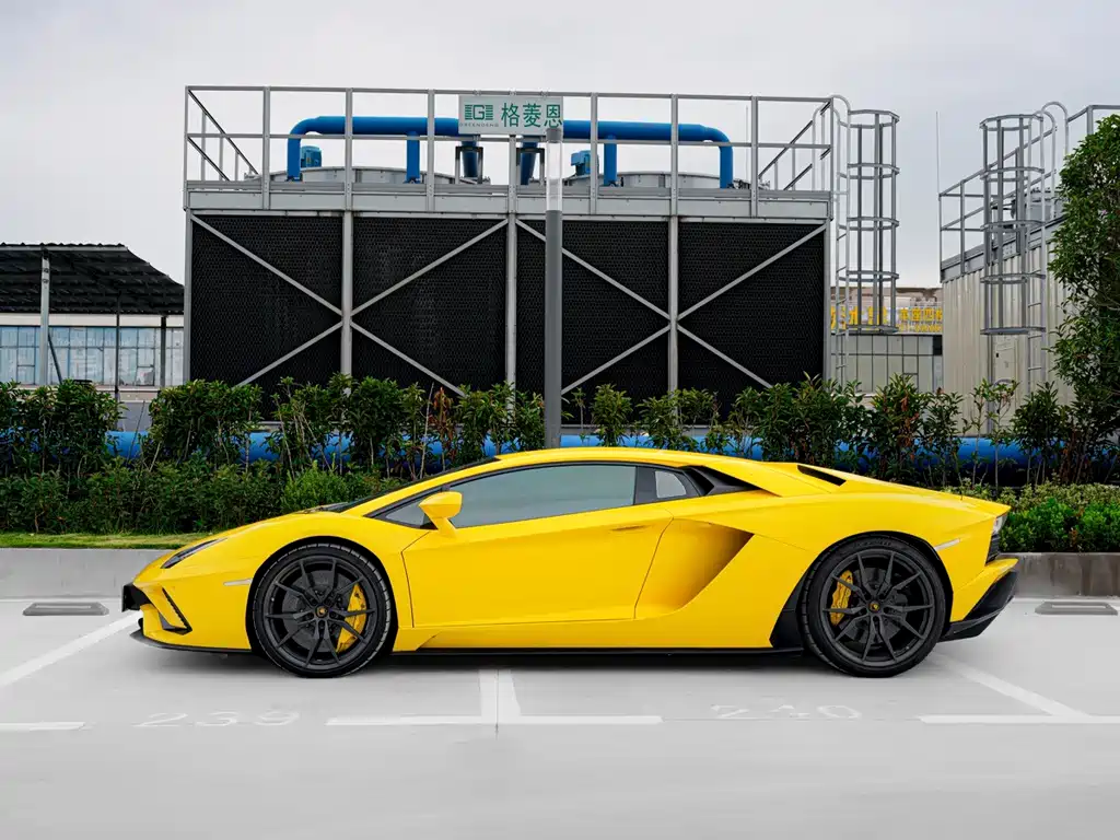 Lamborghini Aventador — фото 7