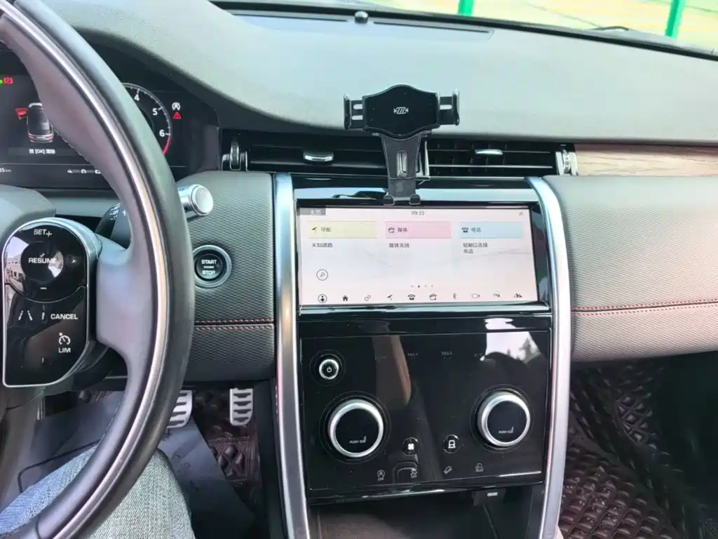 Land Rover Discovery Sport — фото 13