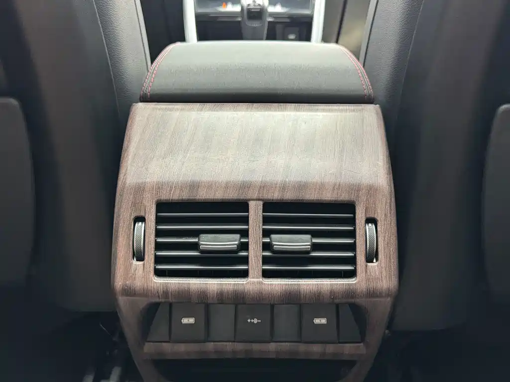 Land Rover Discovery Sport — фото 17