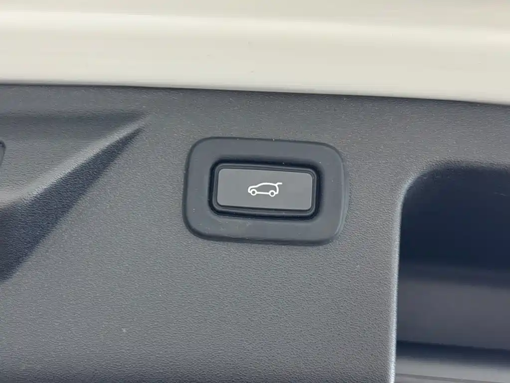 Land Rover Discovery Sport — фото 18