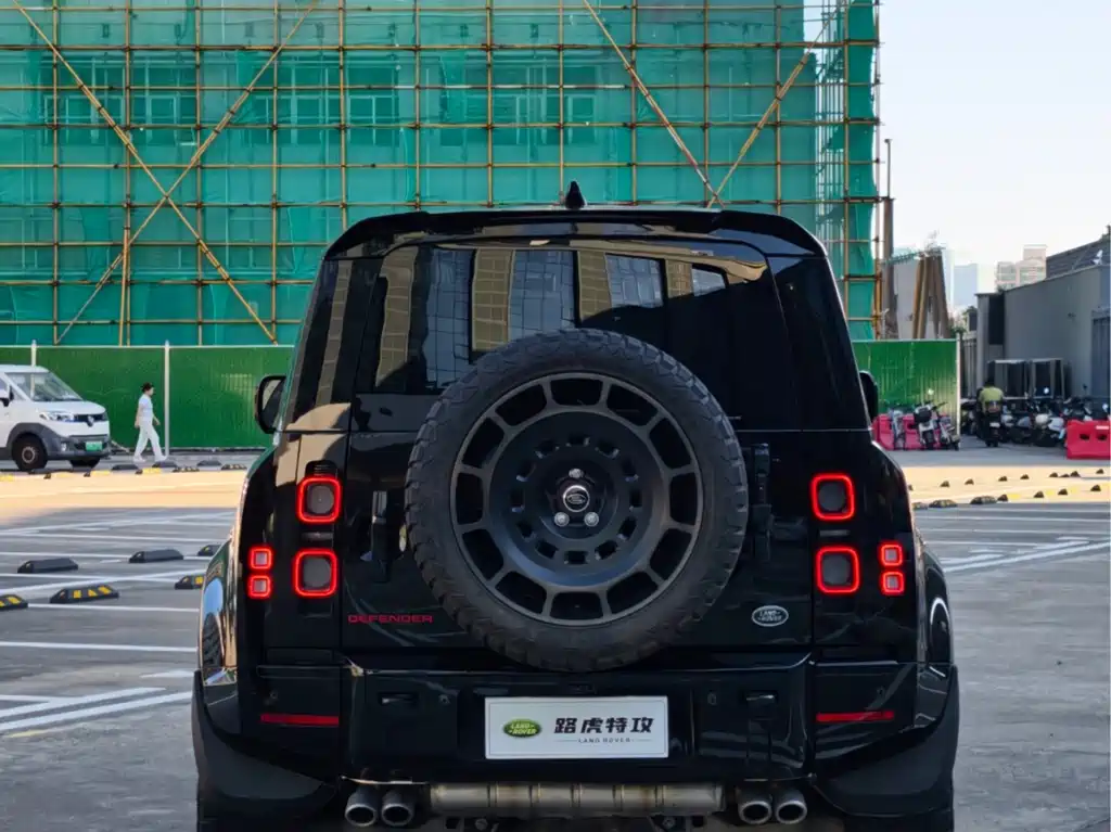 Land Rover Defender — фото 11