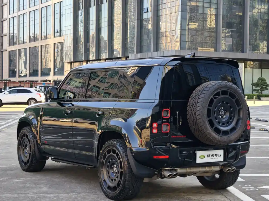 Land Rover Defender — фото 10