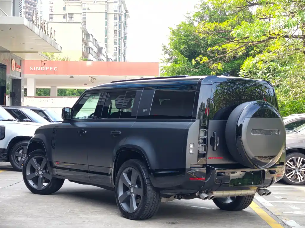 Land Rover Defender — фото 13