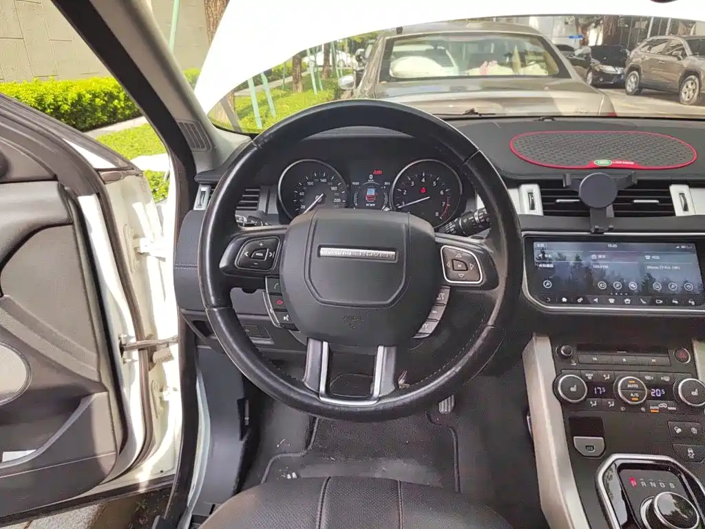 Land Rover Evoque — фото 6