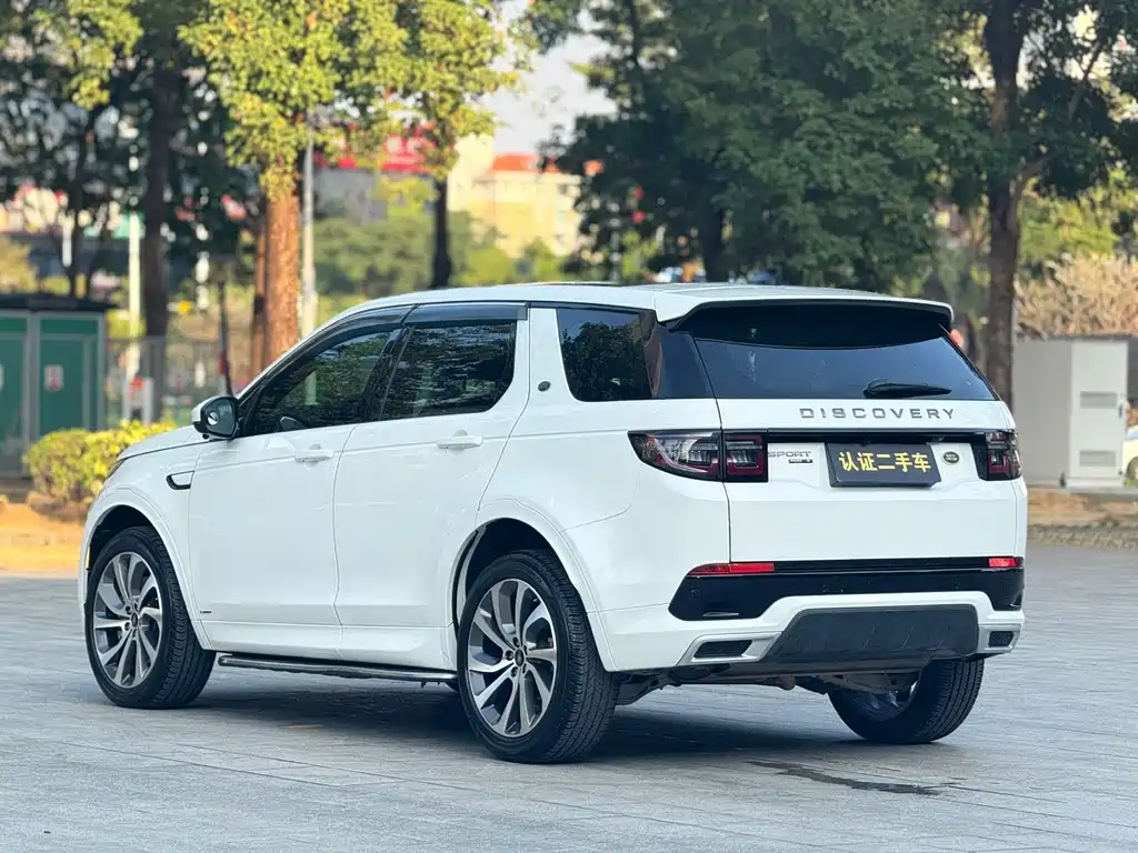 Land Rover Discovery Sport — фото 18