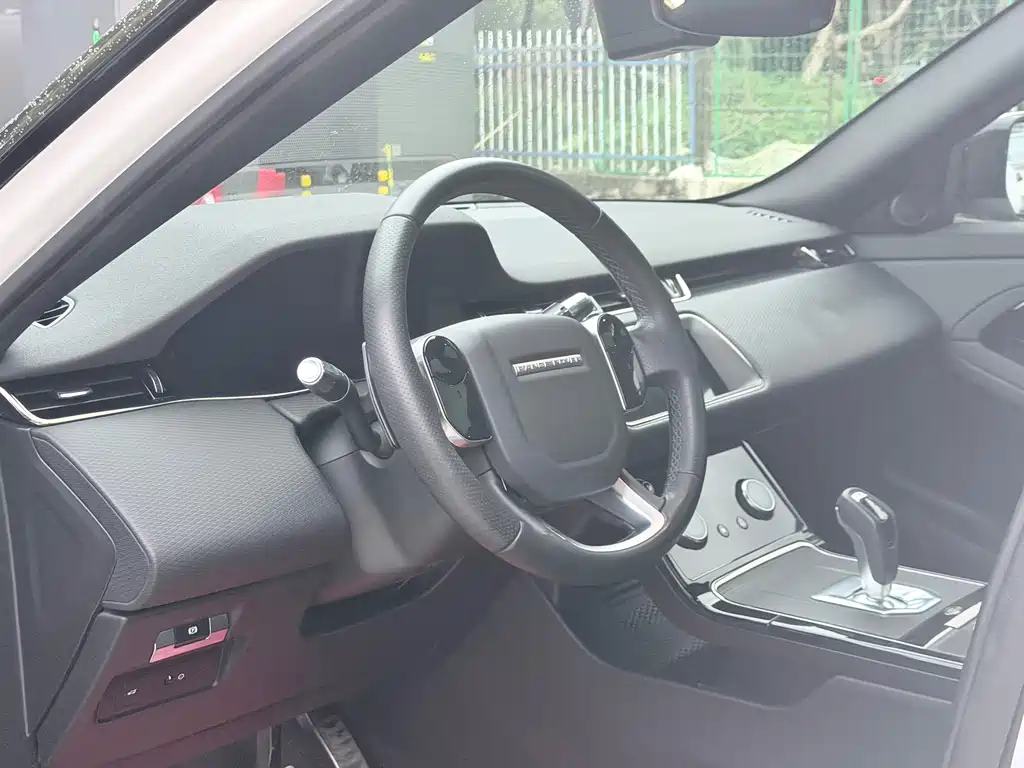 Land Rover Evoque — фото 13