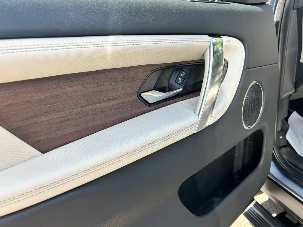 Land Rover Discovery Sport — фото 11