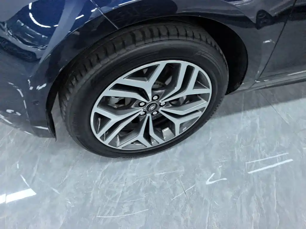Land Rover Evoque — фото 23