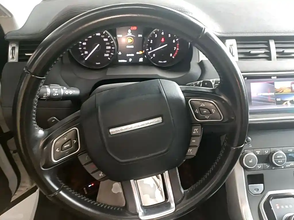 Land Rover Evoque — фото 11