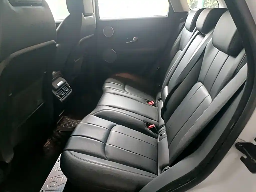 Land Rover Evoque — фото 17
