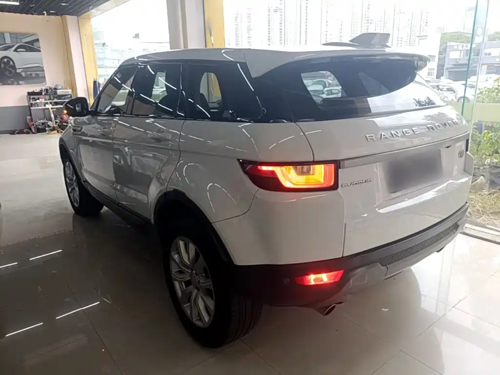 Land Rover Evoque — фото 5