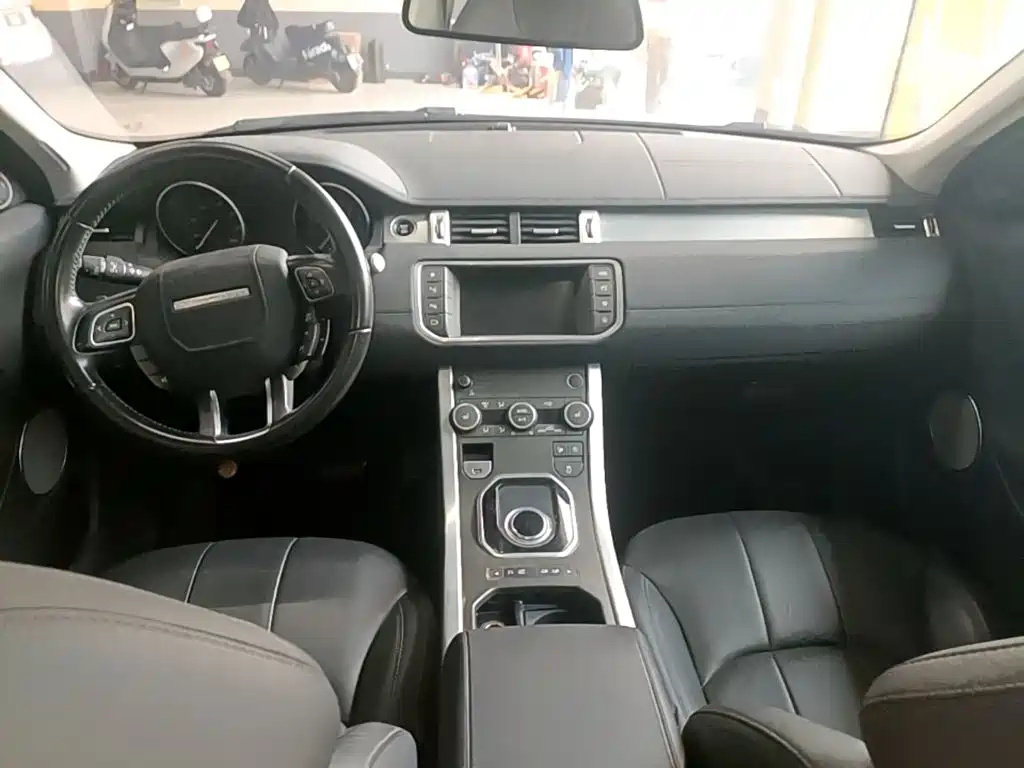 Land Rover Evoque — фото 10