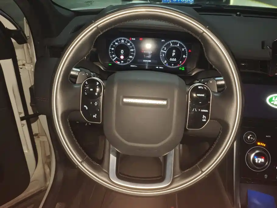Land Rover Discovery Sport — фото 15