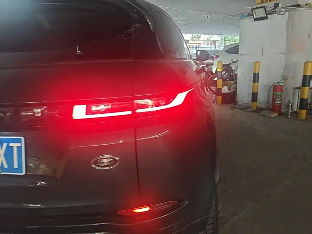 Land Rover Evoque — фото 24