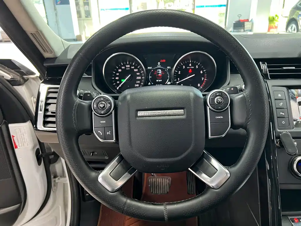 Land Rover Discovery — фото 13