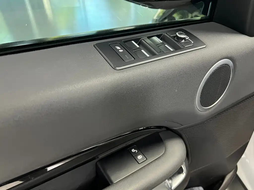 Land Rover Discovery — фото 14