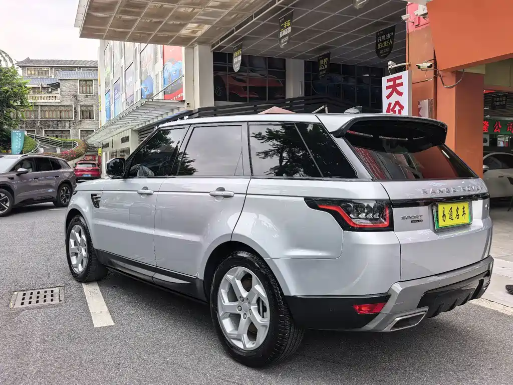 Land Rover Sport PHEV — фото 9