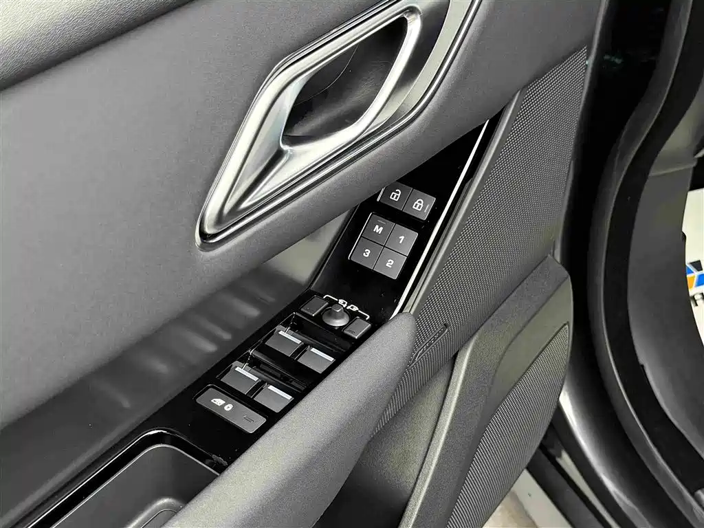Land Rover Velar — фото 6
