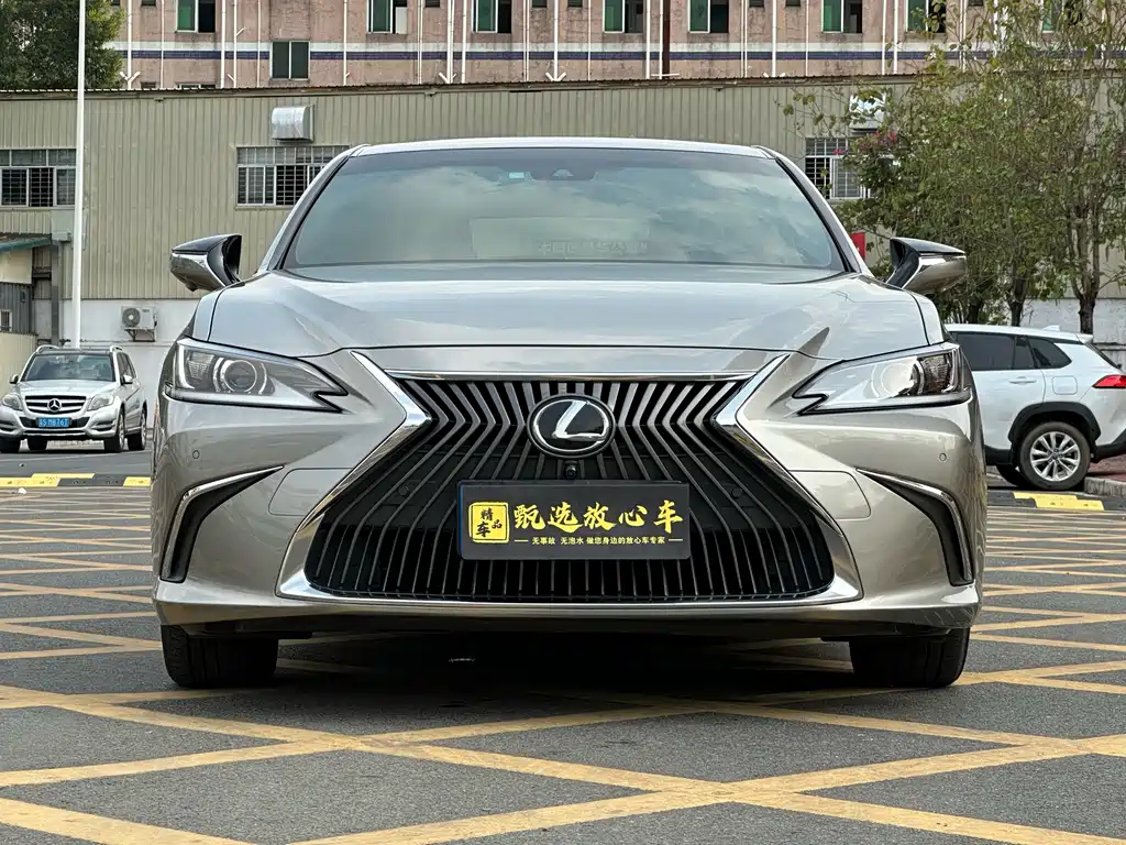 Lexus ES — фото 2