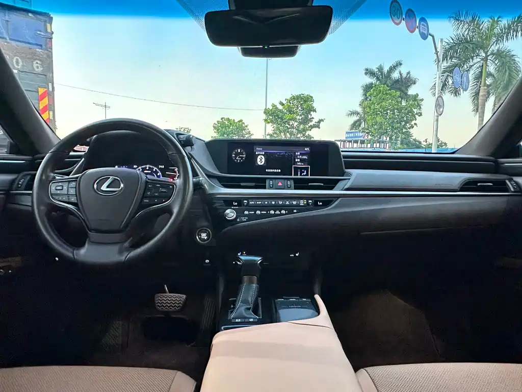 Lexus ES — фото 9