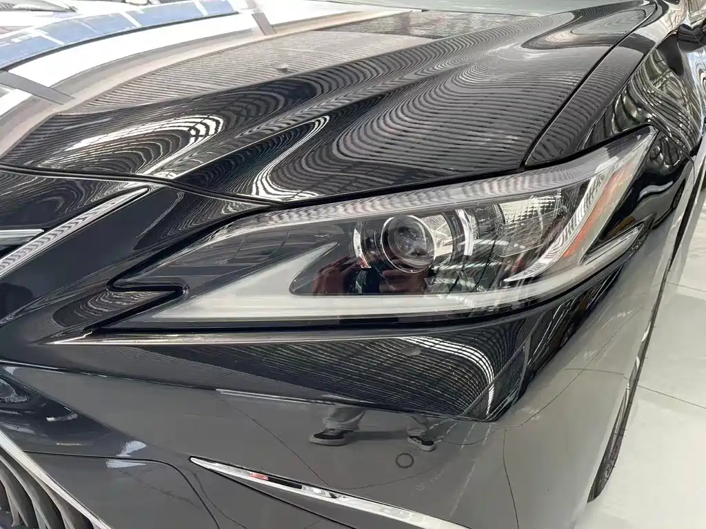 Lexus ES — фото 10