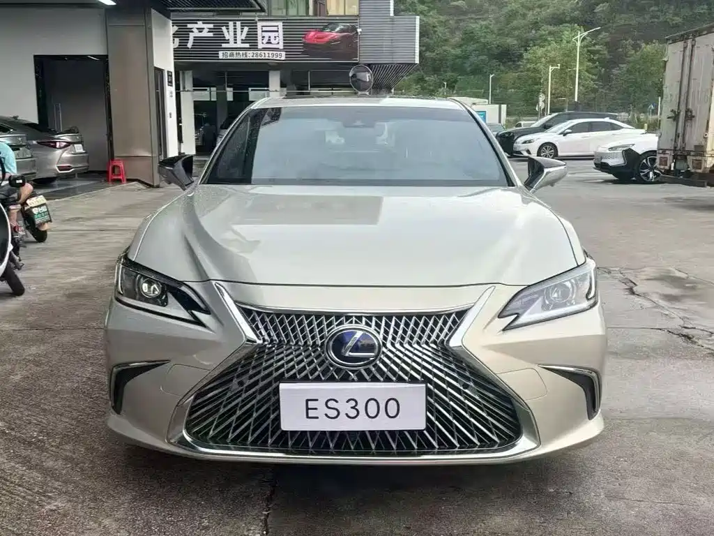 Lexus ES — фото 2