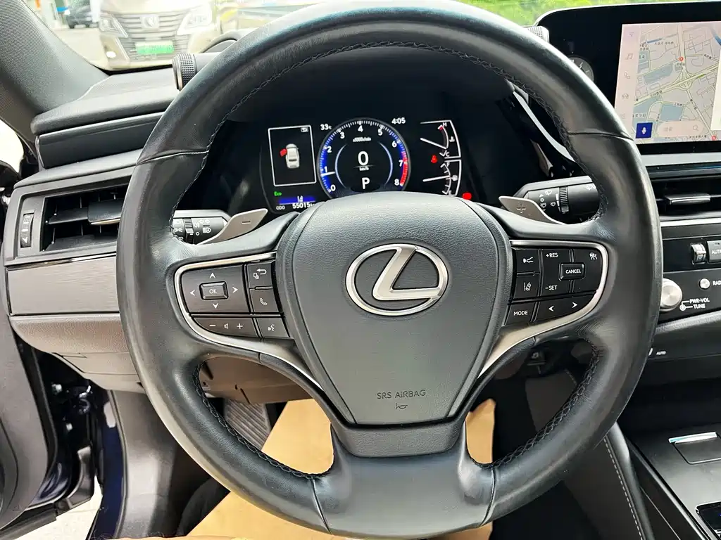 Lexus ES — фото 10