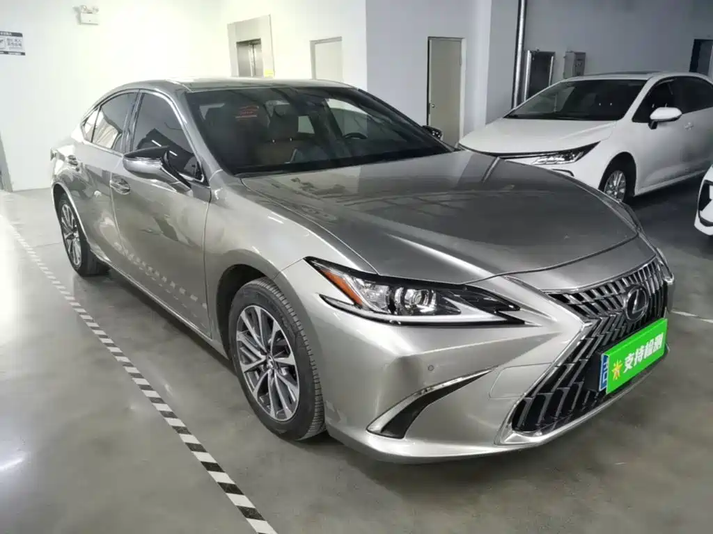 Lexus ES — фото 4