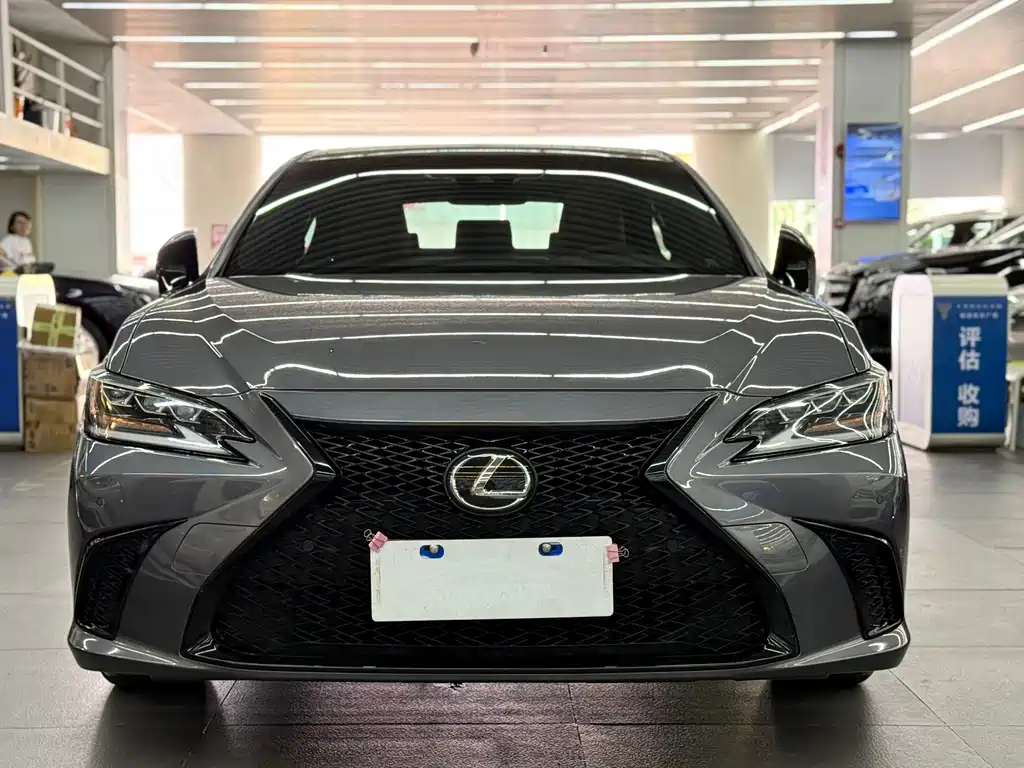 Lexus ES — фото 2