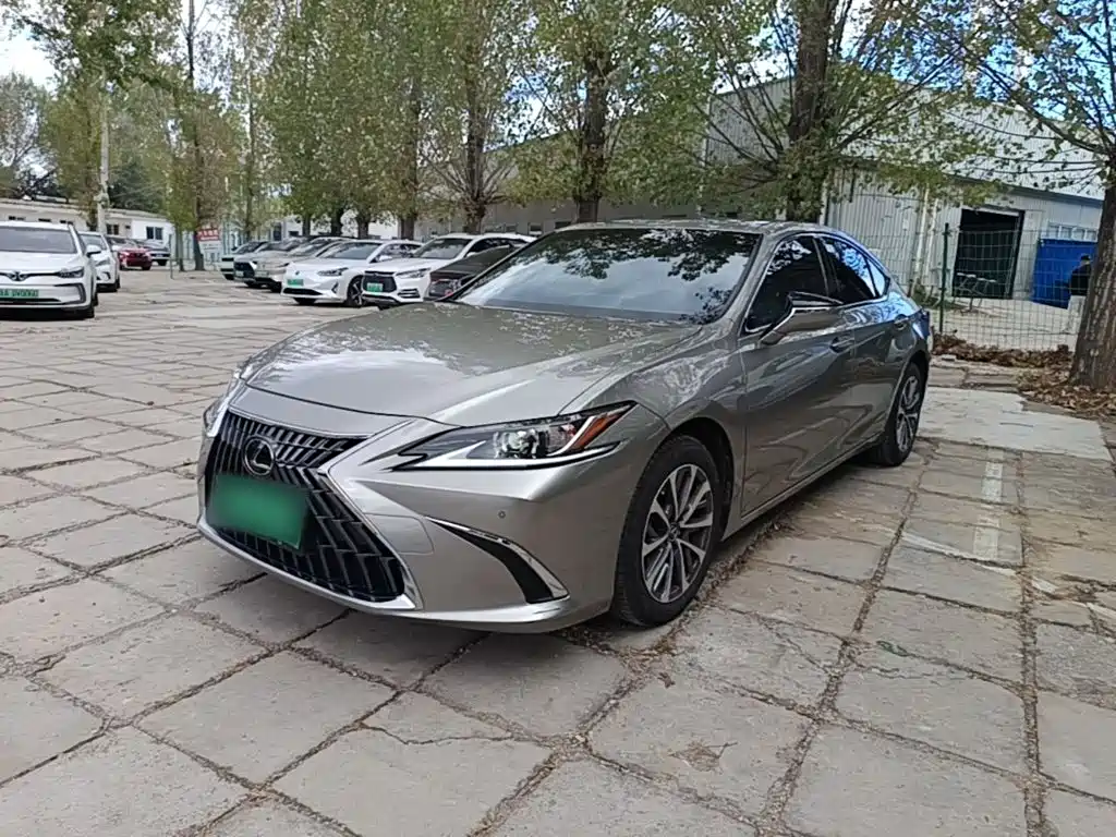 Lexus ES — фото 2
