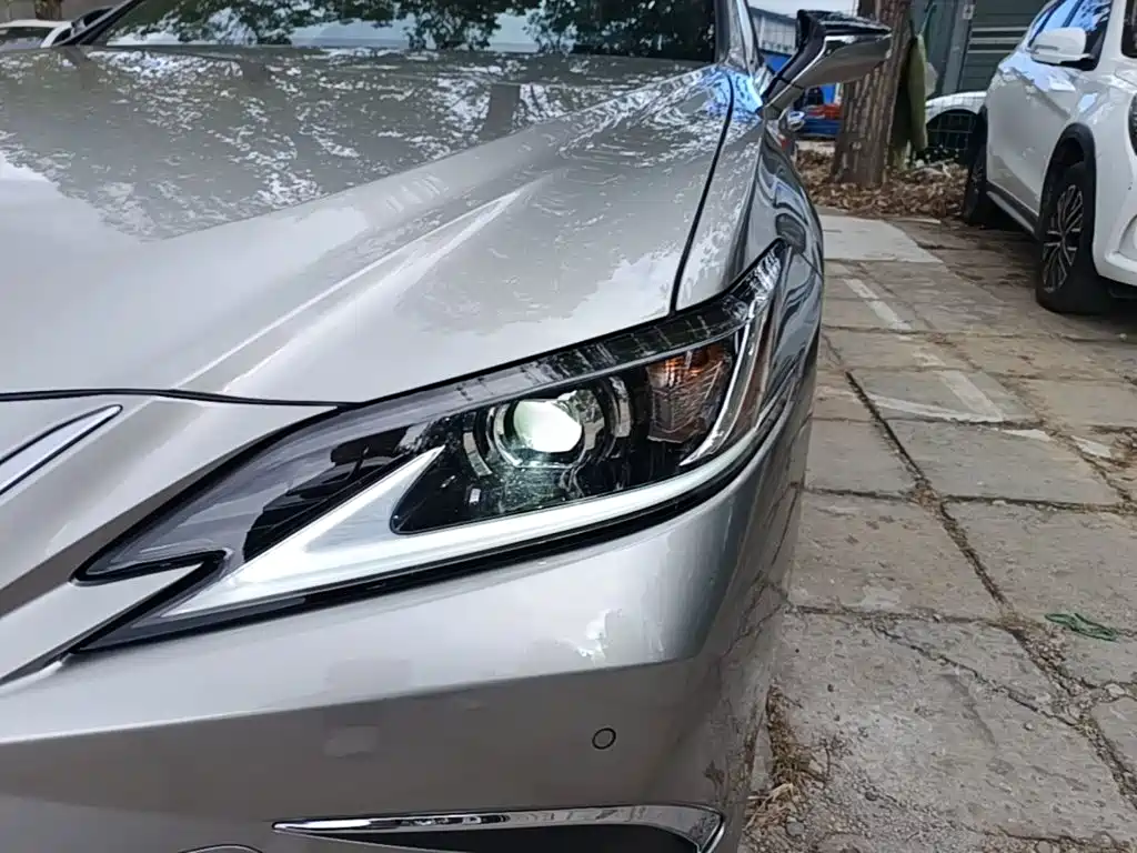 Lexus ES — фото 24