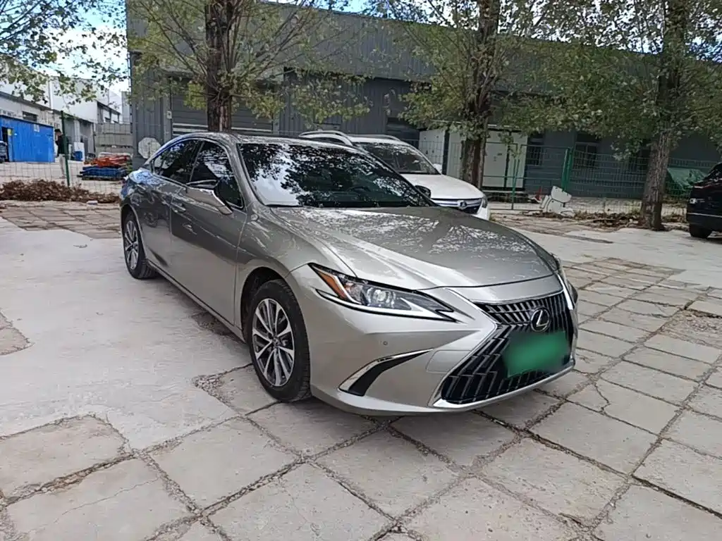 Lexus ES — фото 4