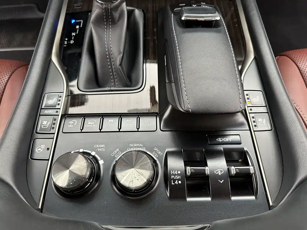 Lexus LX — фото 19