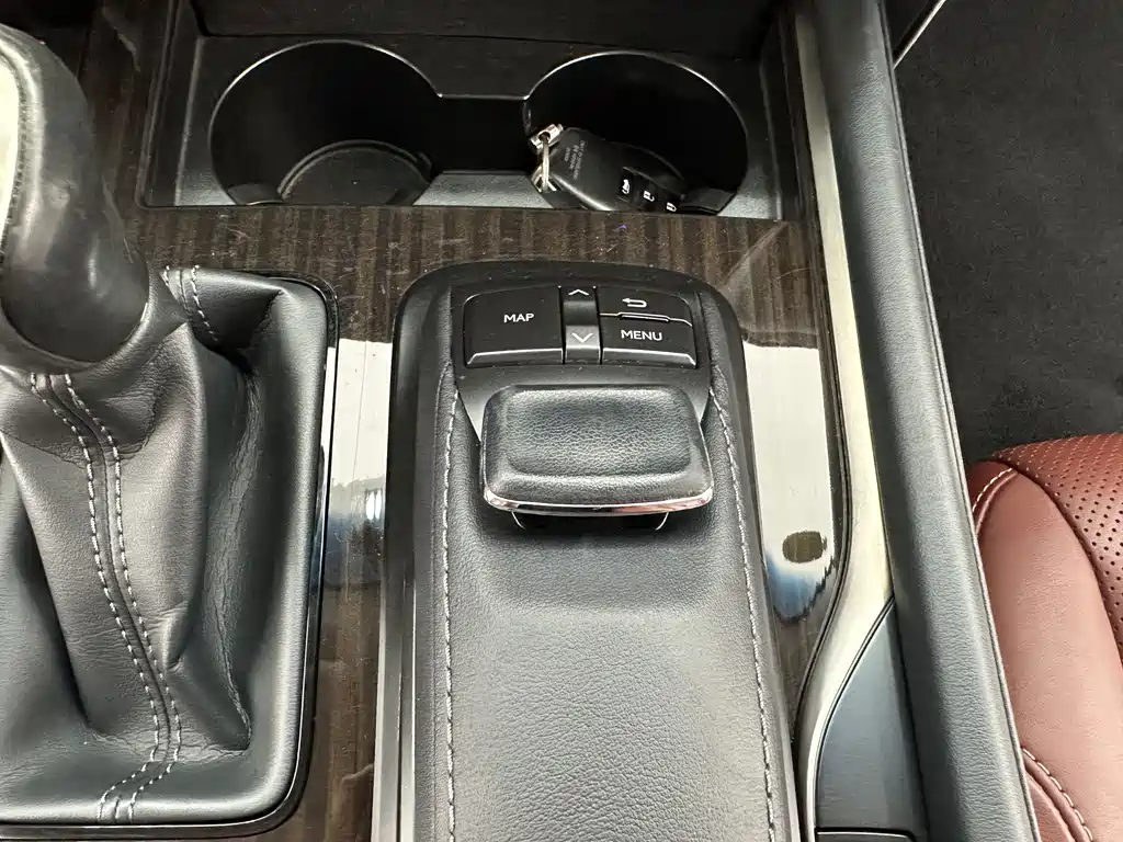 Lexus LX — фото 20
