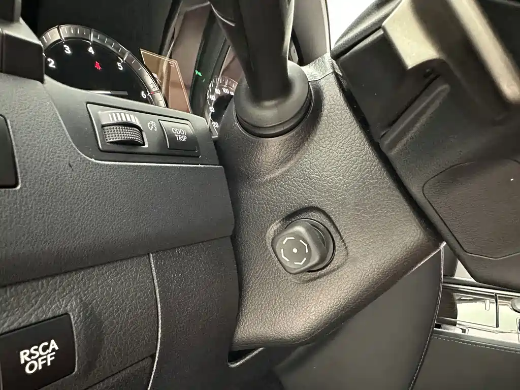 Lexus LX — фото 29