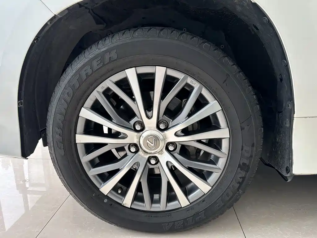 Lexus LX — фото 34