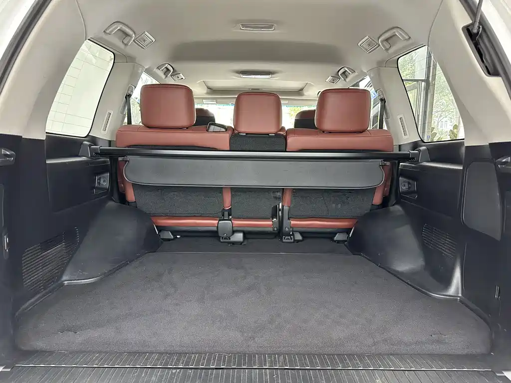 Lexus LX — фото 36