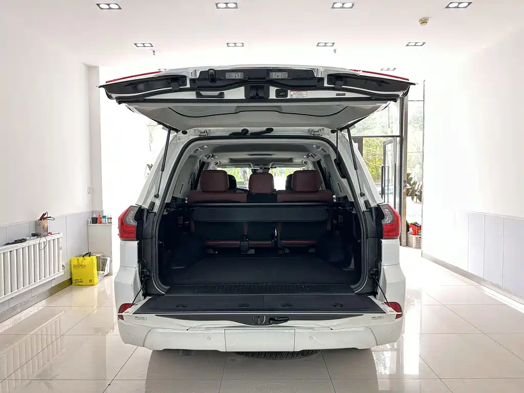 Lexus LX — фото 39