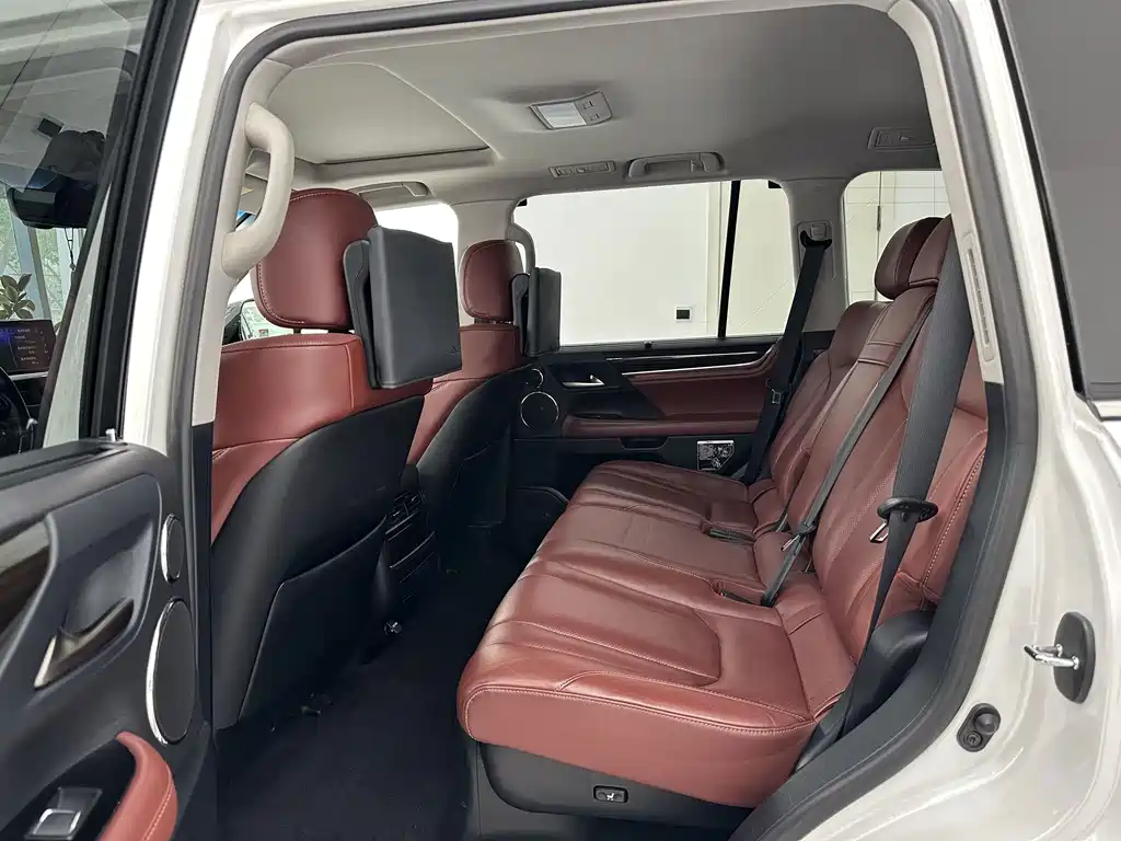 Lexus LX — фото 5