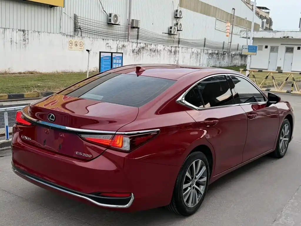 Lexus ES — фото 4