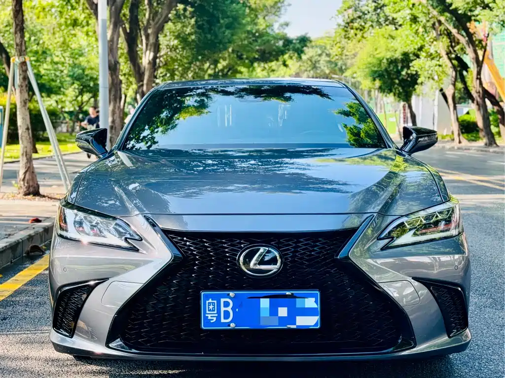 Lexus ES — фото 13