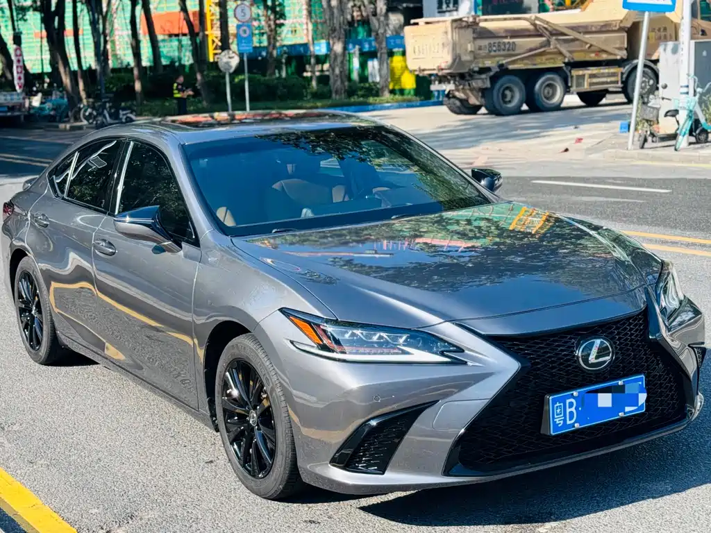 Lexus ES — фото 14
